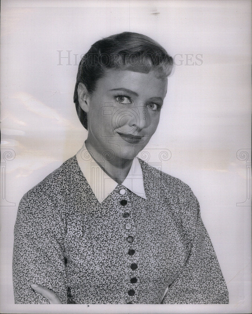 1957 Press Photo Day Laraine Star Pioneer Female Studen - Historic Images