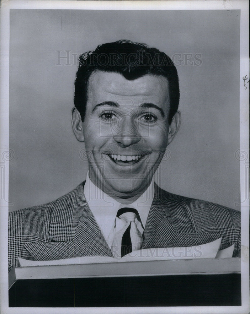 1952 Press Photo Camp Dennis Day - Historic Images