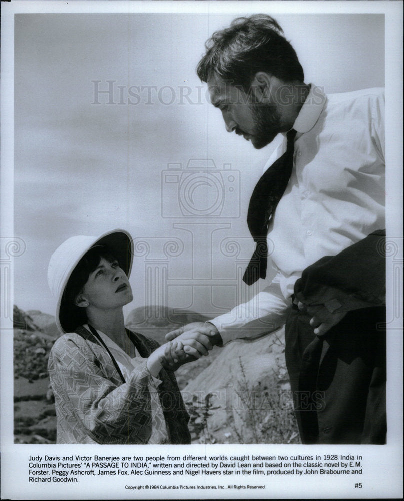 1985 Press Photo Judy Davis Victor Passage India - Historic Images