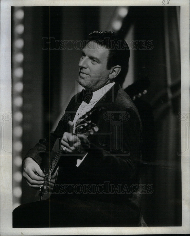 1967 Press Photo Theodore Meir Bikel actor folk singer - Historic Images