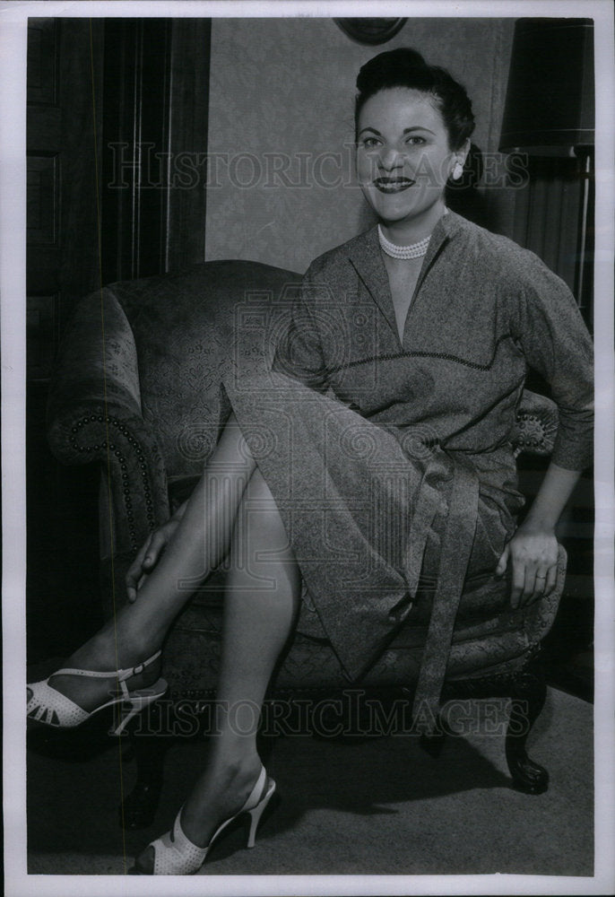 1954 Press Photo Miss Norma Lorkin - Historic Images