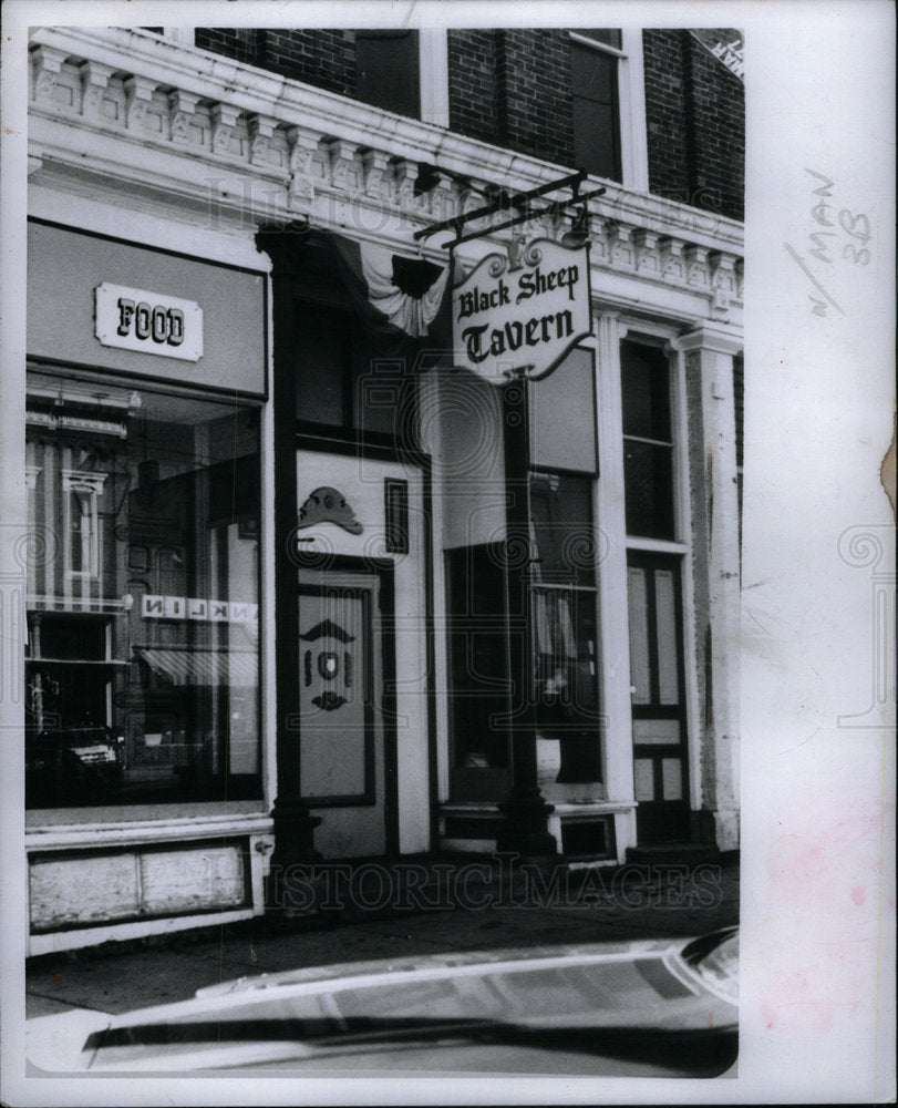 1977 Press Photo Black Sheep Tavern restauran exterior - Historic Images