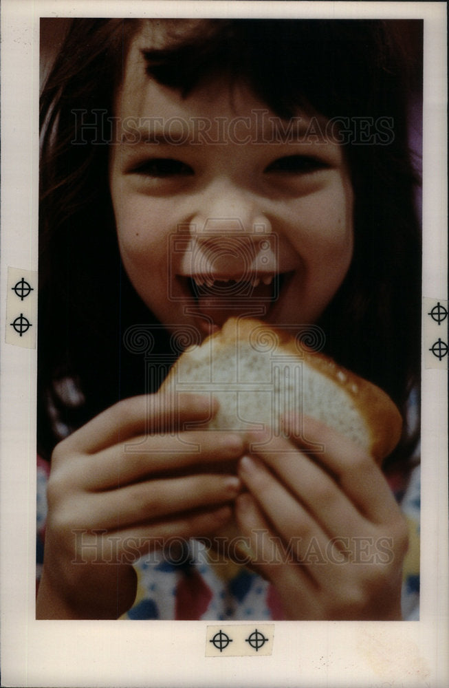 1991 Press Photo Peanut Butter Sandwich - Historic Images