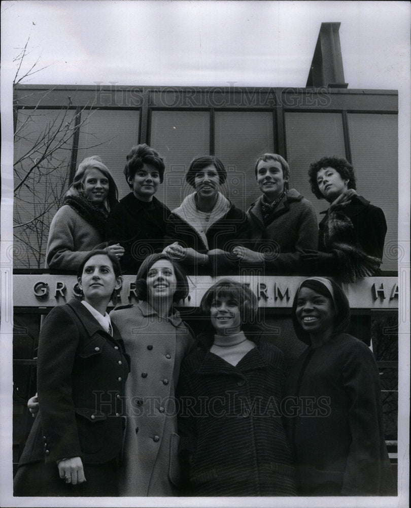 1968 Press Photo Coed One Queen Institute Illinois Tech - Historic Images