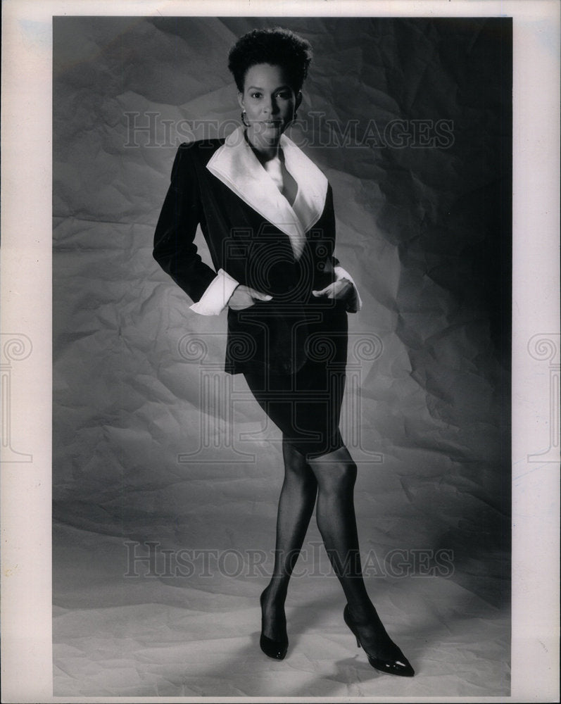 1988 Press Photo Model Lydia McGee Johnson Talent Cares - Historic Images