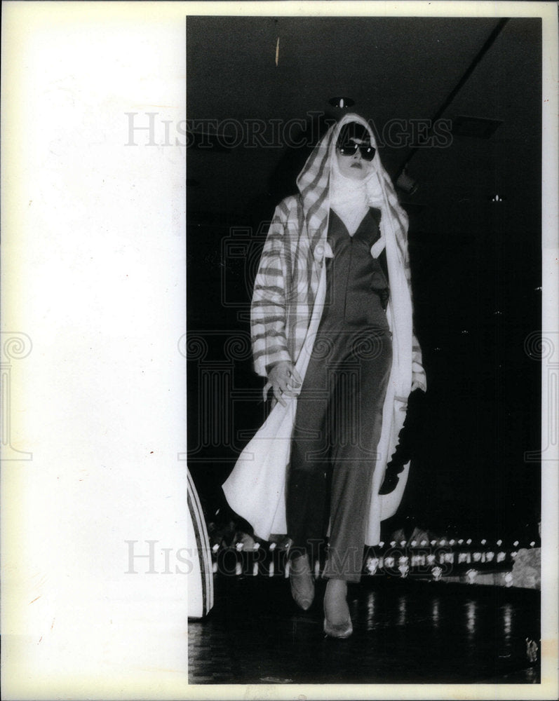 1988 Press Photo Gina Herrerg Fashion Women - Historic Images