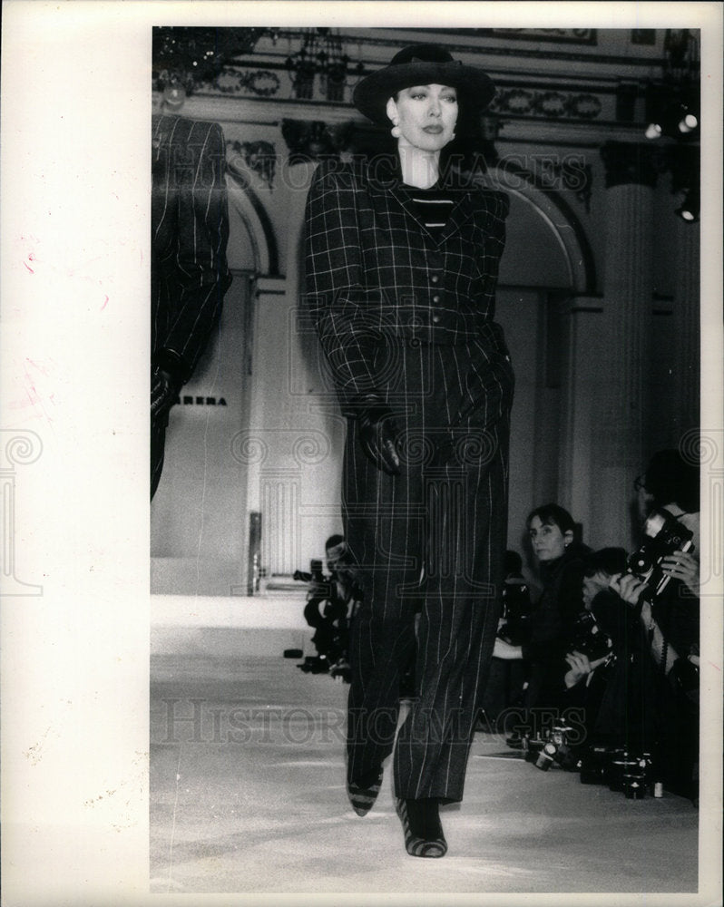 1988 Press Photo Carolina Herrera fall fashion preview - Historic Images