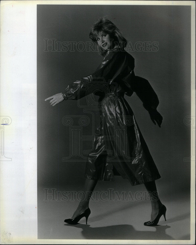 1984 Press Photo Red Rain Skirt Snaps Stefano Black - Historic Images