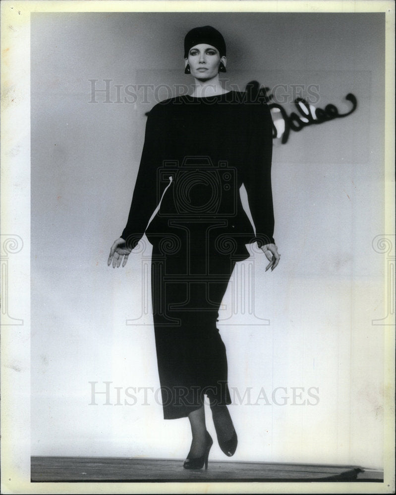 1986 Press Photo Black Wool Peplum Jacket Hino Malee - Historic Images