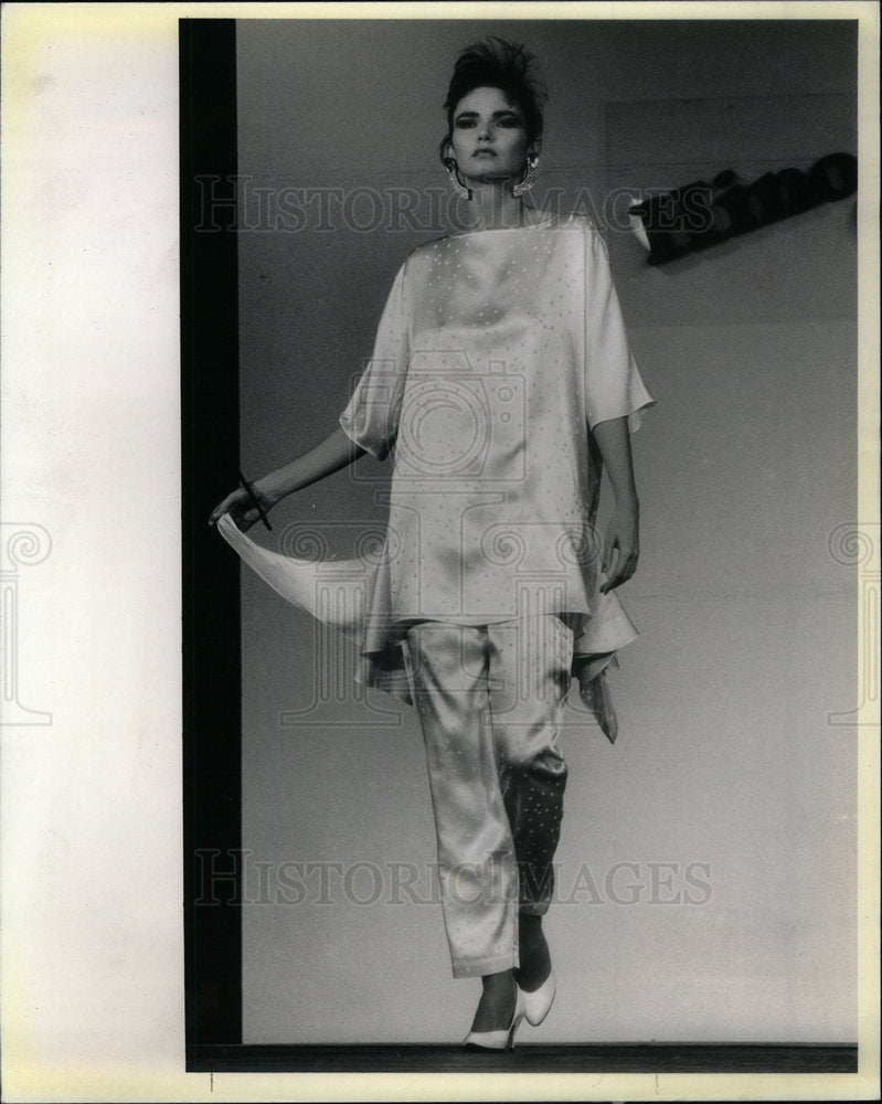 1986 Press Photo Evening Eunic Pants Silk Charmeuse - Historic Images