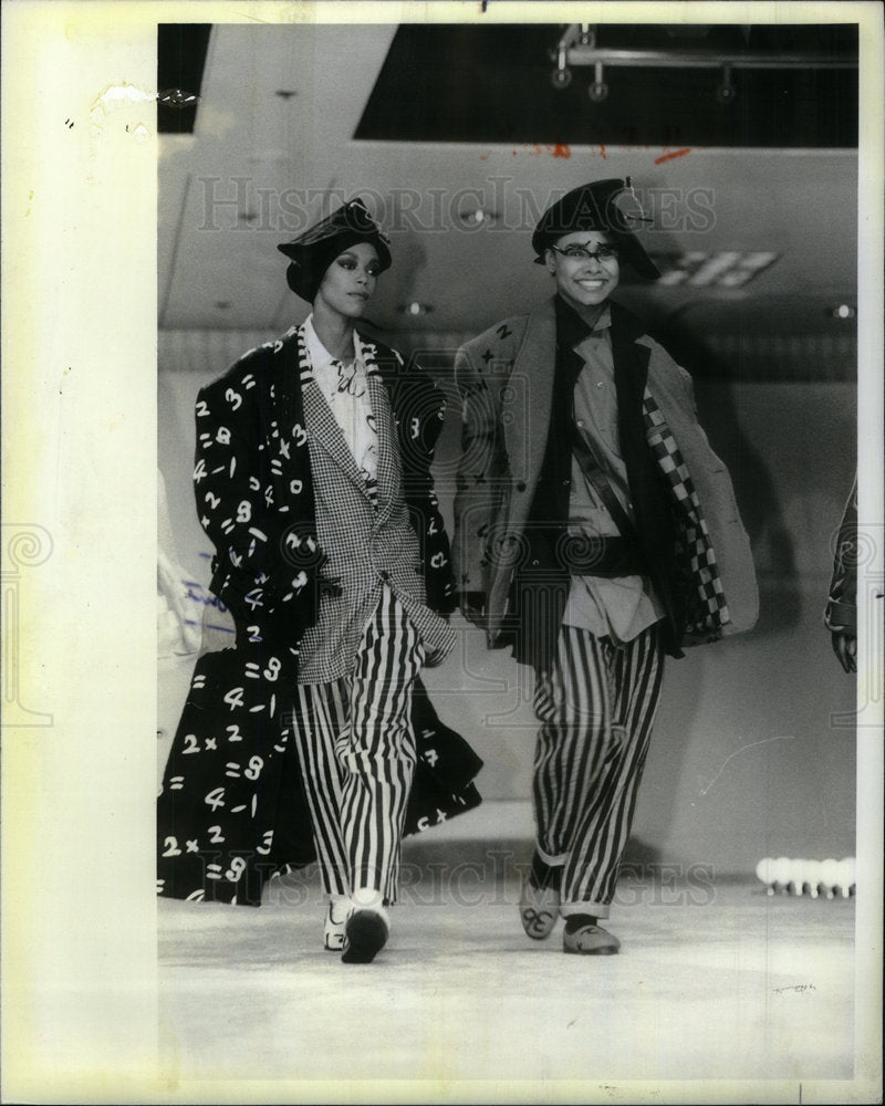 1986 Press Photo Runway fashion Apparel center export - Historic Images