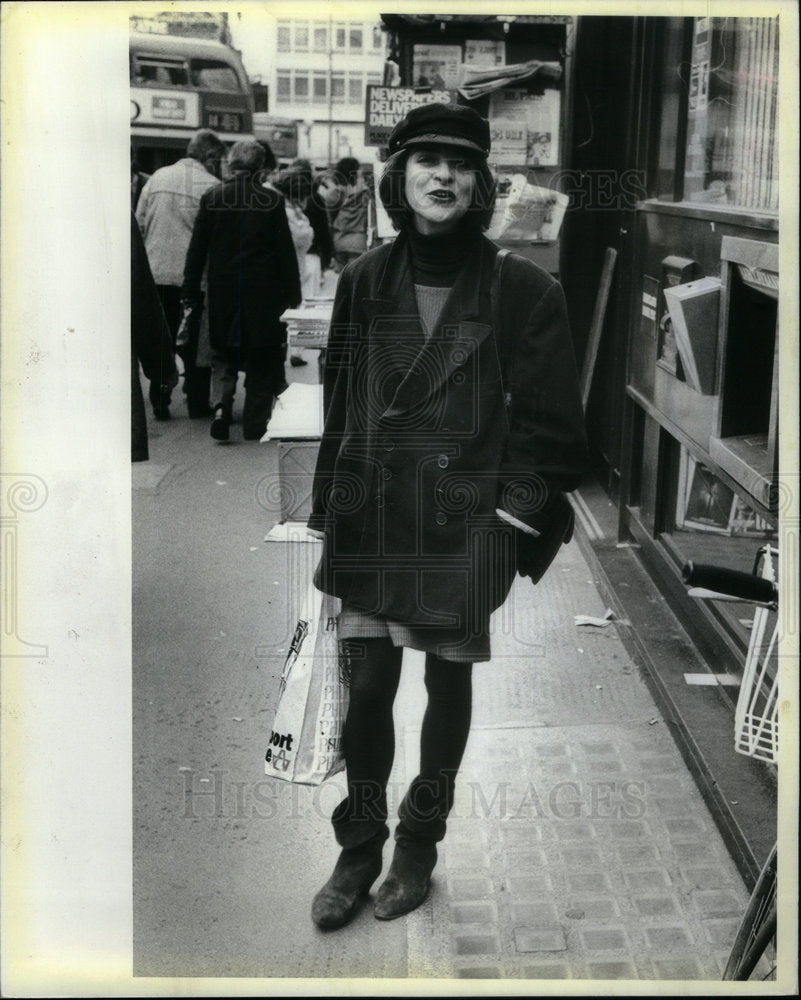 1986 Press Photo Dutch oversized jacket and mini-skirt - Historic Images