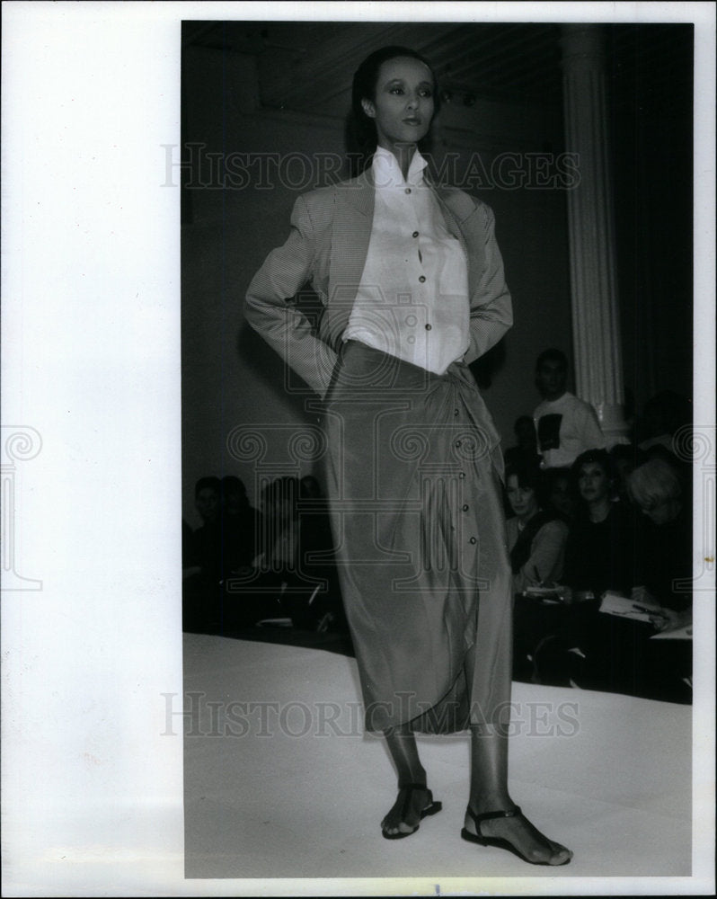 1988 Press Photo Sarong Skirt Tailored Checkered Blazer - Historic Images