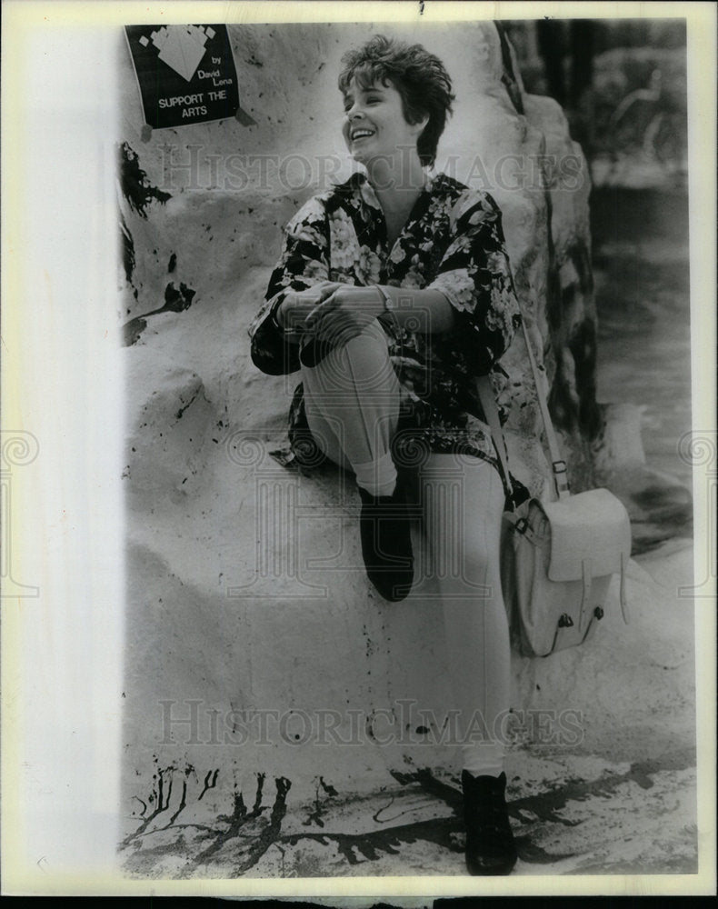 1985 Press Photo Fashion Women Shirt Pants Freshman - Historic Images