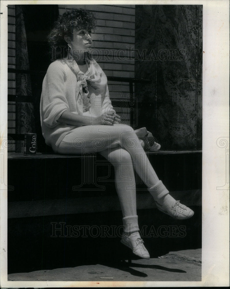 1965 Press Photo Cindy Becker Skin Tight Pant Scarf - Historic Images