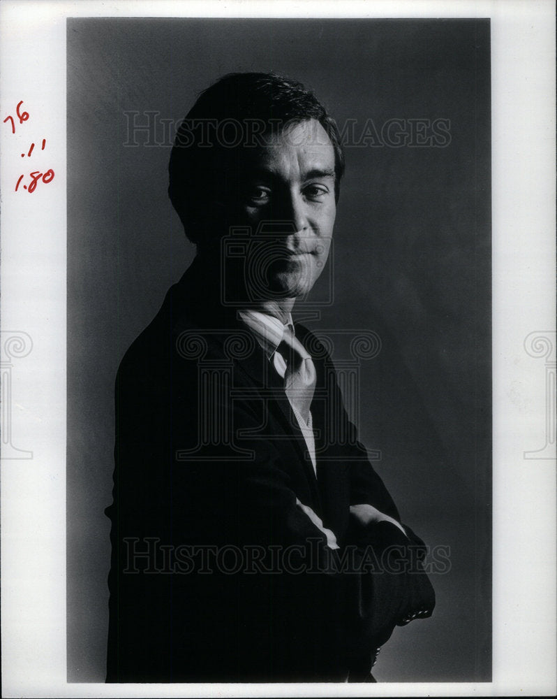 1983 Press Photo Dennis Herron conductor entertainer - Historic Images