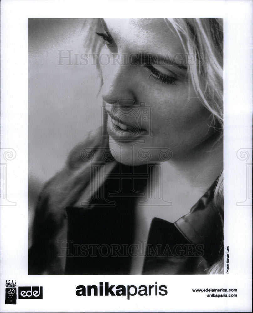 2002 Press Photo Anika Paris Entertainer - Historic Images