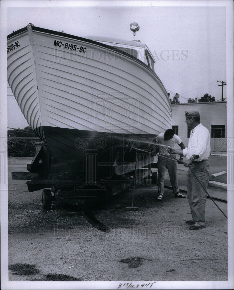 1960 Press Photo Jefferson Beach Marrina Boat Detroit - Historic Images