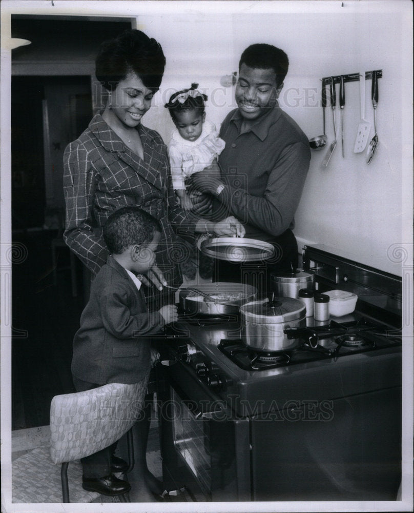 1967 Press Photo Michael Parker Beverly Ann Carolyn - Historic Images