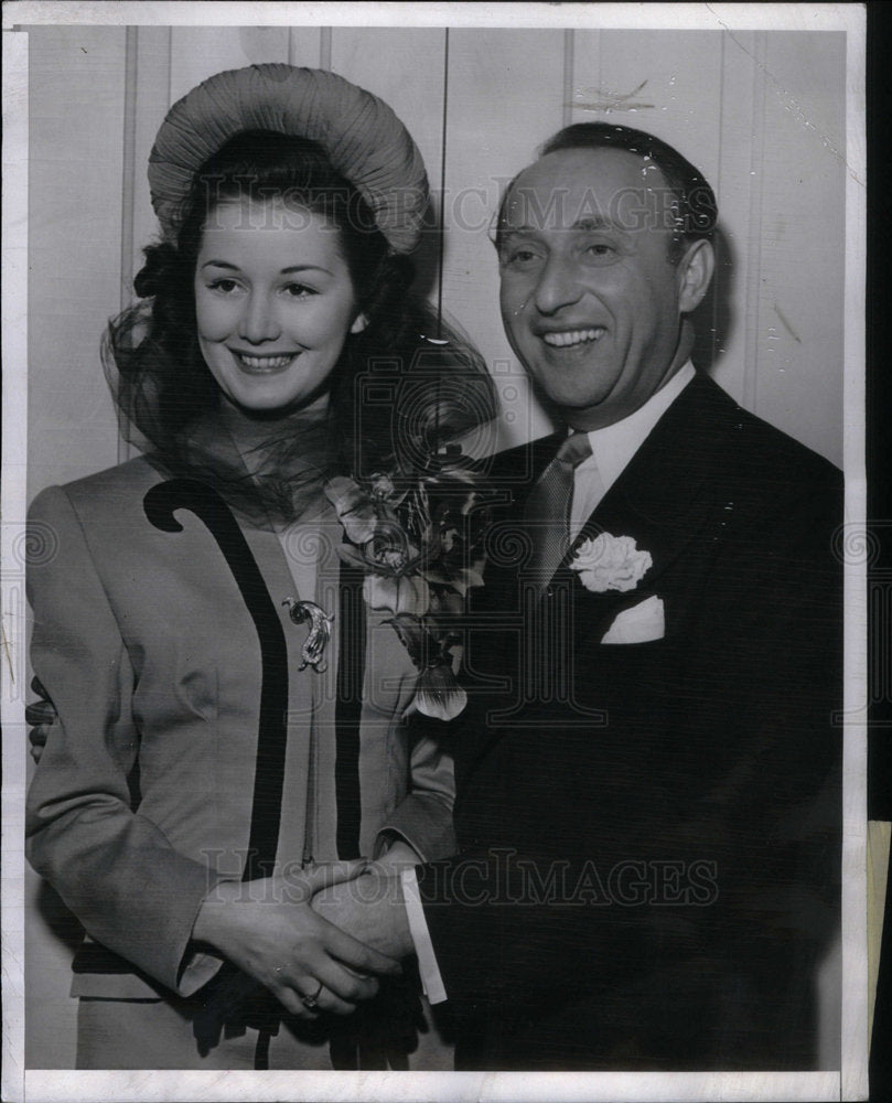 1942 Press Photo Joseph Patermak Dorothy Darrell Spring - Historic Images