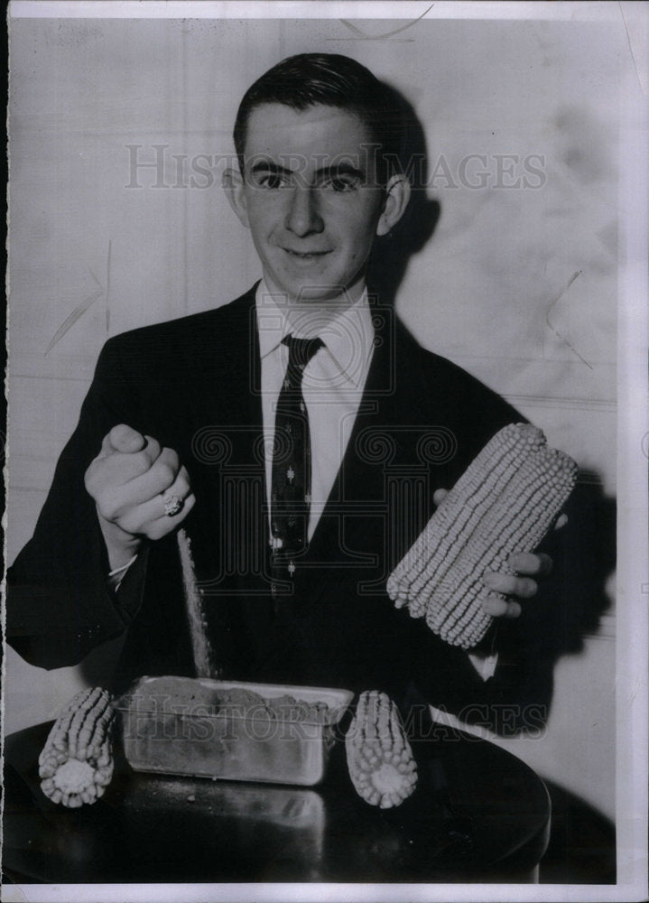 1956 Press Photo Lancer Ratliff Corn Growing Champ Coat - Historic Images