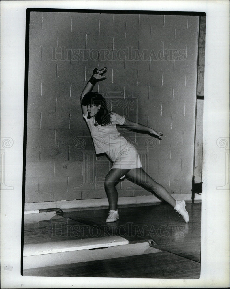 1984 Press Photo Bowler Lorene Raveane After Bowl - Historic Images