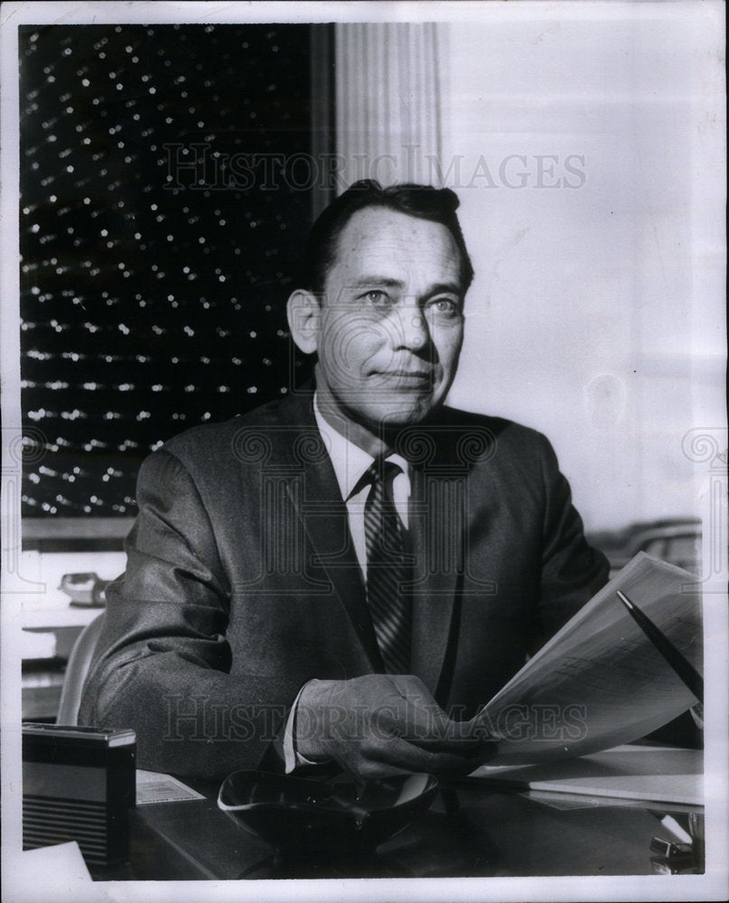 1968 Robert Rathbun Airport Administrator - Historic Images