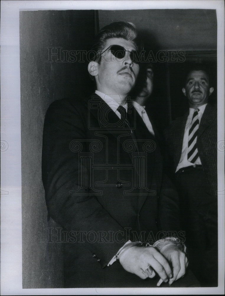 1959 Press Photo Murderer Rapin In Handcuffs Sunglasses - Historic Images