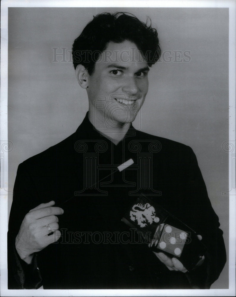 1993 Press Photo Kidzone Tuxedo Magic Michigan Ballon - Historic Images