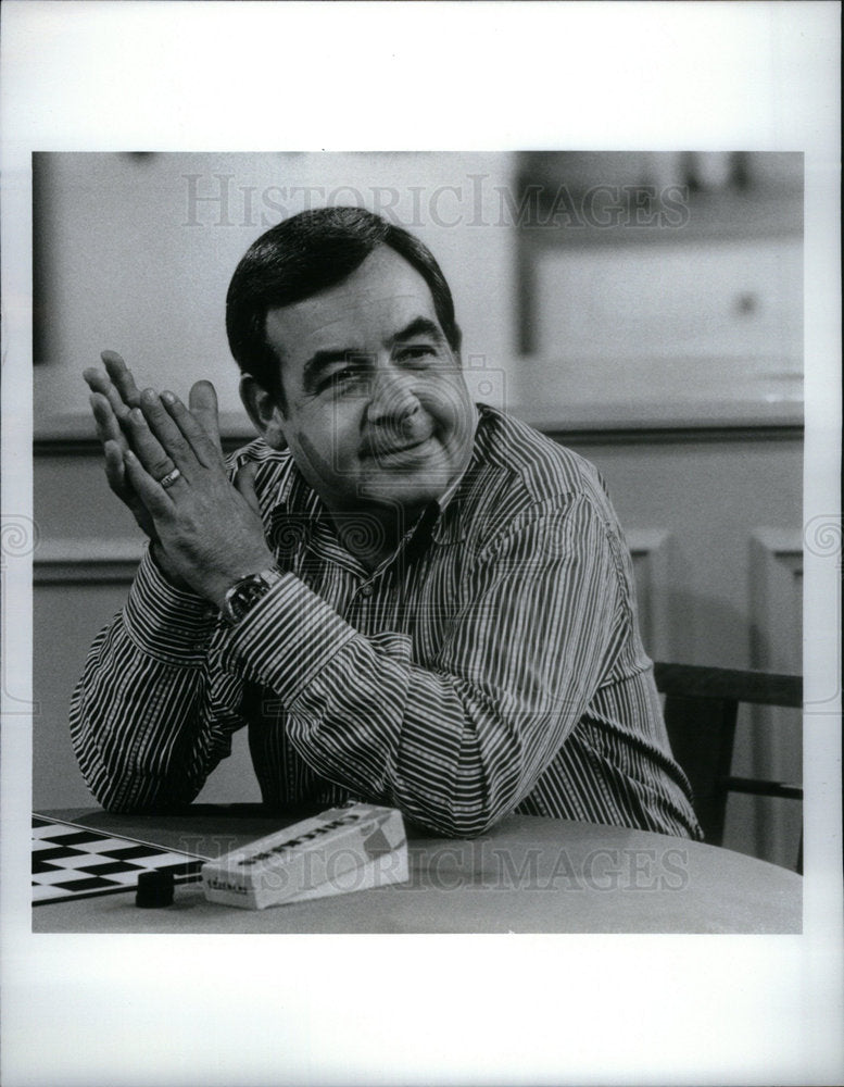 1976 Press Photo Andee Beck Tom Bosley Happy Days Claim - Historic Images