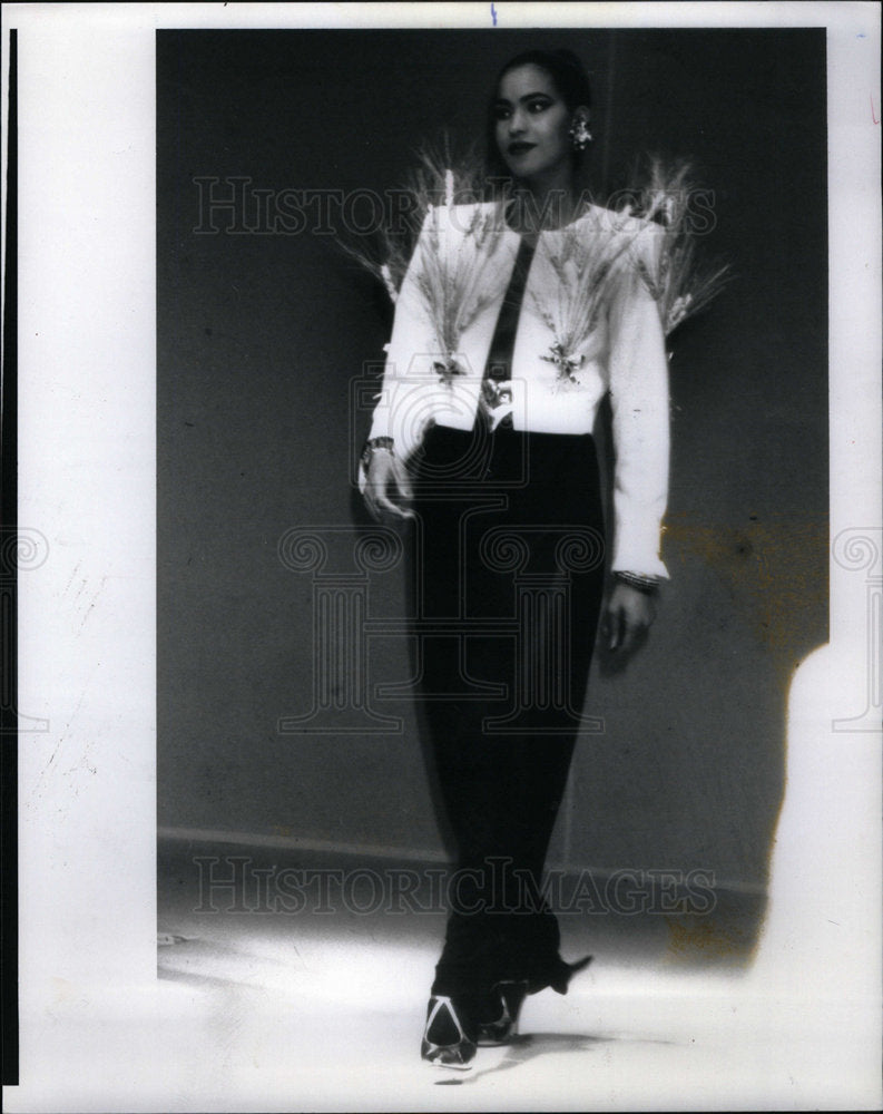 1989 Press Photo Yves Saint fashion Designer Chicago - Historic Images