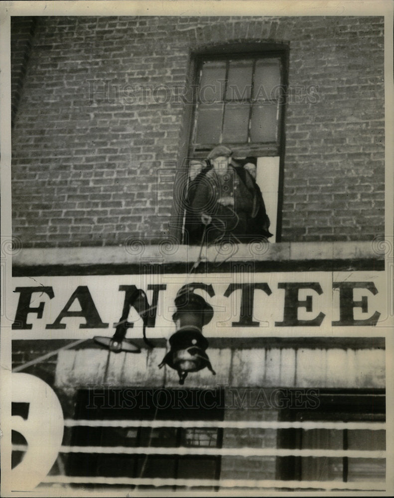 1937 Press Photo Sit Fansteel Plant Import Heat Shut - Historic Images