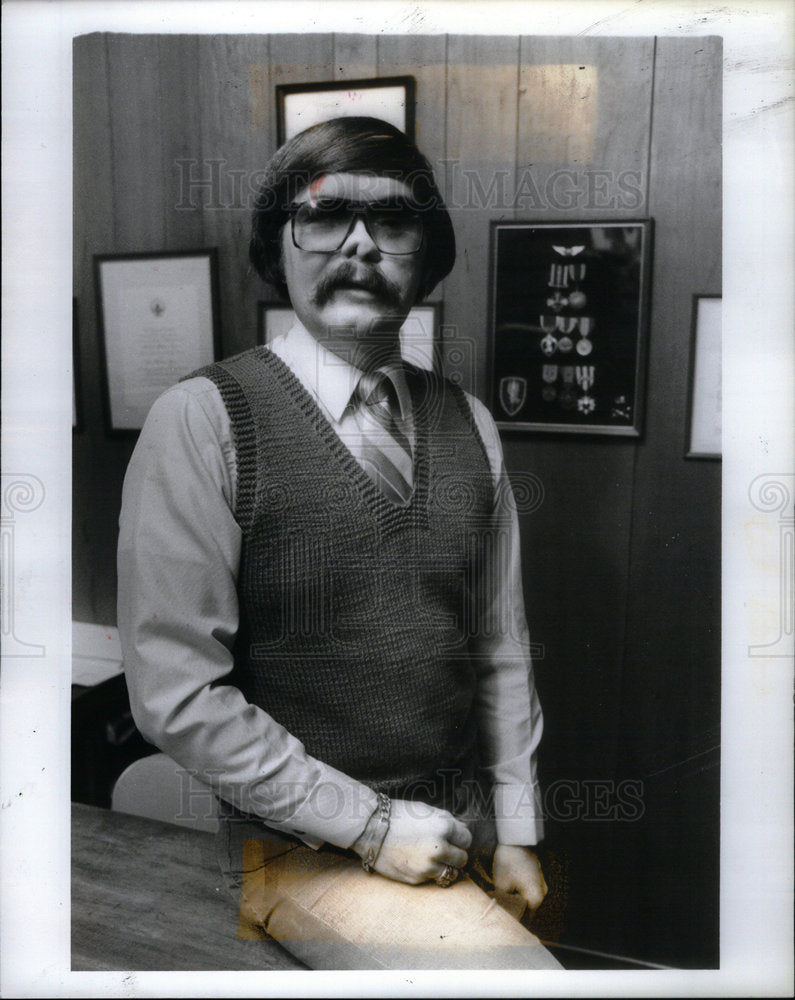 1983 Press Photo John Todd Vietnam Veteran Leadership - Historic Images