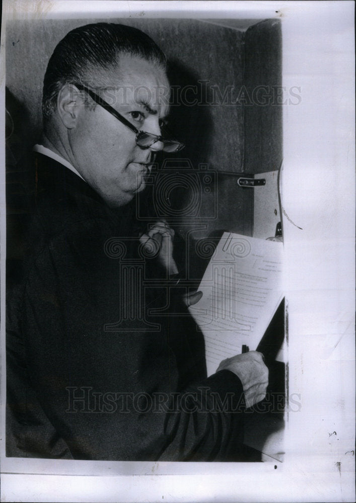 1964 Press Photo Attorney Joe Tonahill - Historic Images