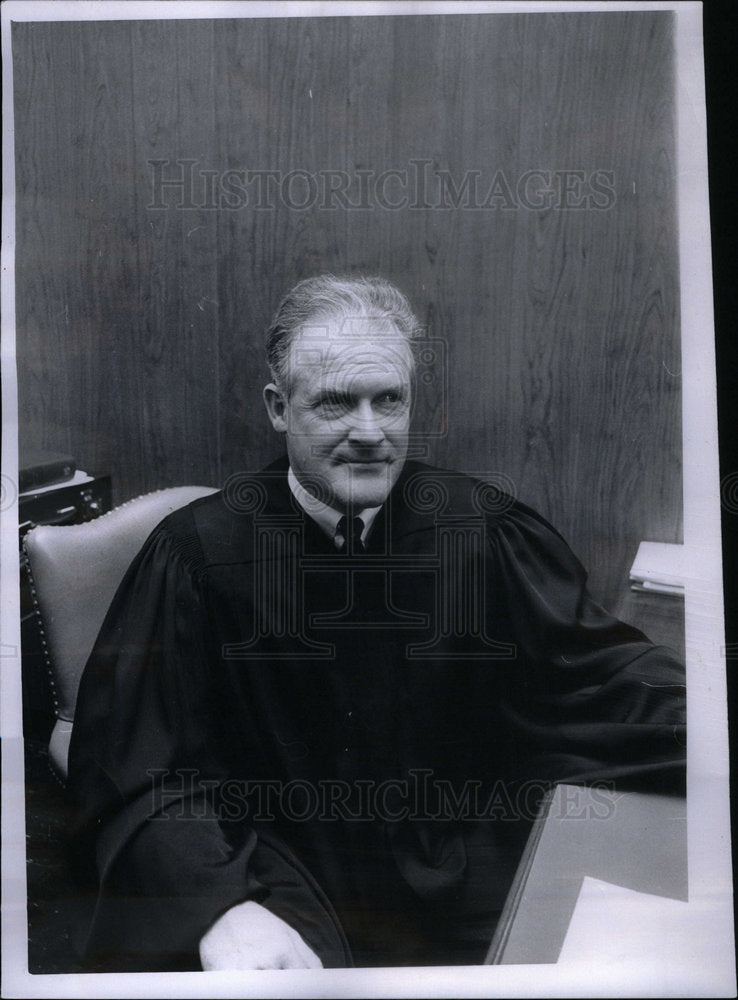 1967 Press Photo Robert Templin Oakland Country Judge - Historic Images