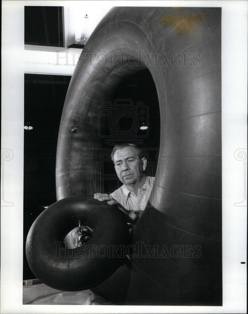 1987 Press Photo Goodyear Tires Automobiles Vehicles - Historic Images