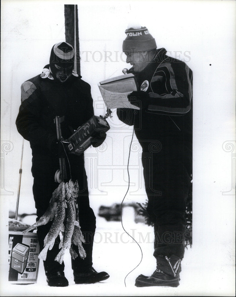 1982 Press Photo Tip Town Up Froze Solid - Historic Images