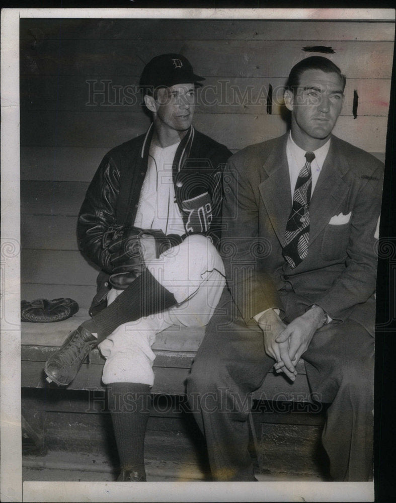 1942 Press Photo Season Schoolboy Rowe Tiger Bench - Historic Images