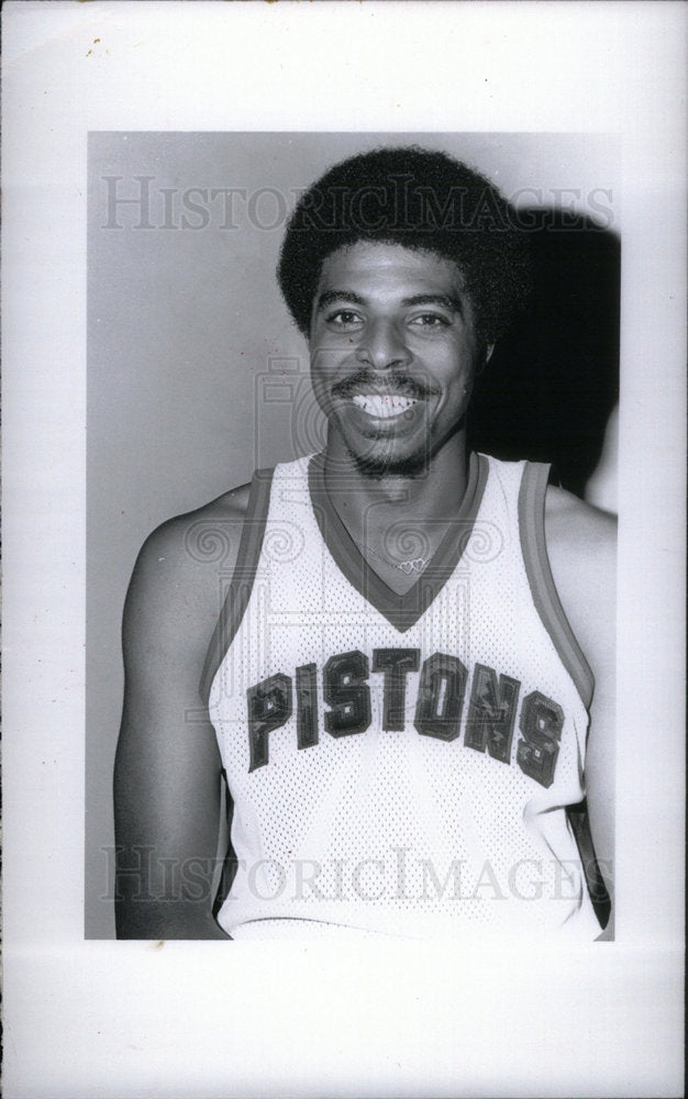 1977 Press Photo Pistons - Historic Images