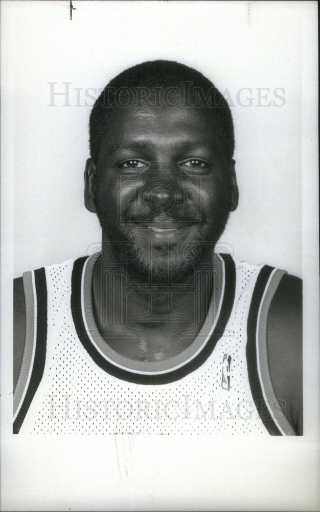 1990 Press Photo Tree Rollins Center Detroit Pistons - Historic Images