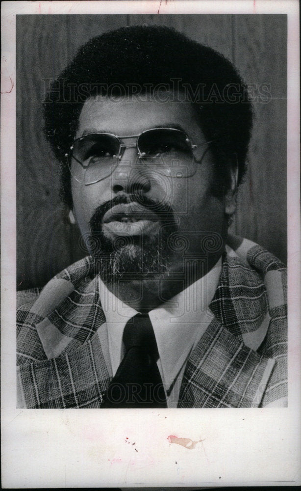 1977 Press Photo Ray Scott Coach Detroit Pistons - Historic Images