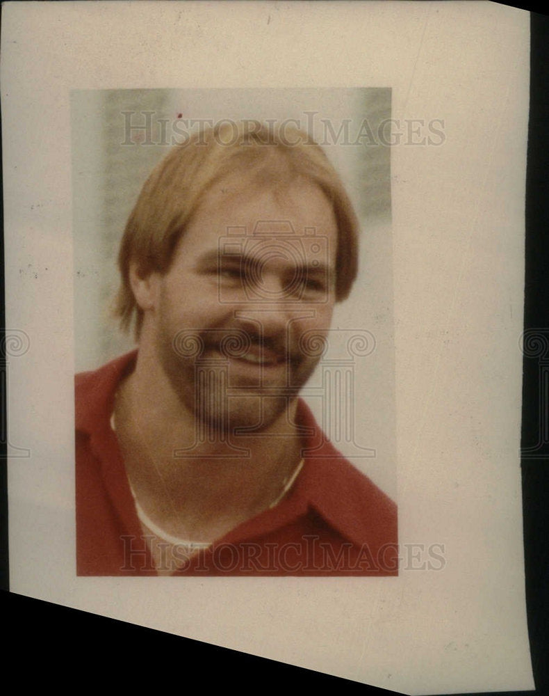 Press Photo Man with Smile - Historic Images