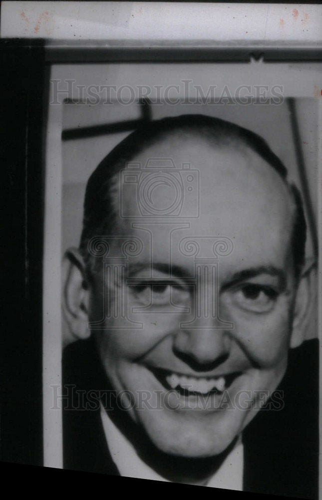 Press Photo Smiling man. - Historic Images