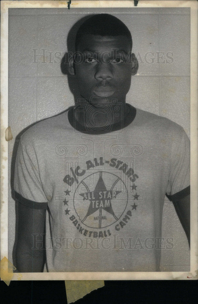Press Photo Cassapolis High Guard Terrence Williams - Historic Images
