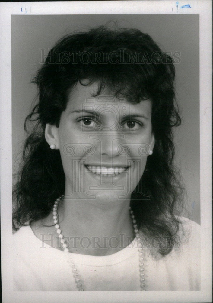 1988 Press Photo Laura Matson, Track and field, Univers - Historic Images