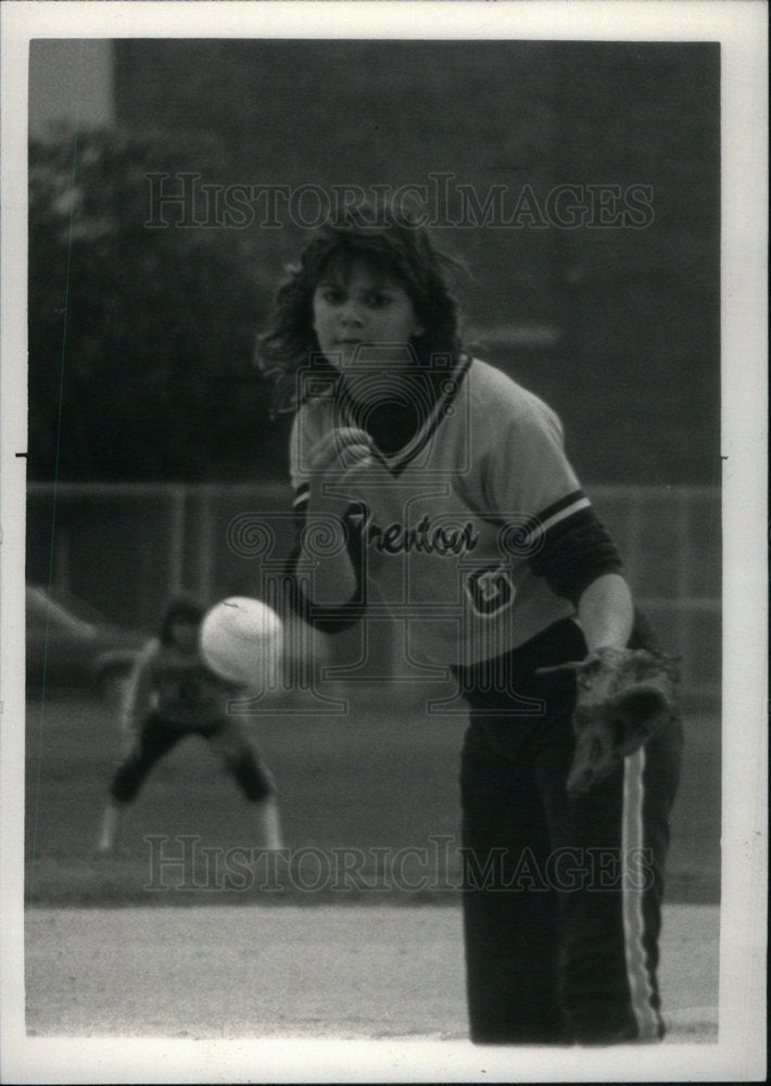 1985 Press Photo Anndi Connors Softball Pitcher Trenton - Historic Images