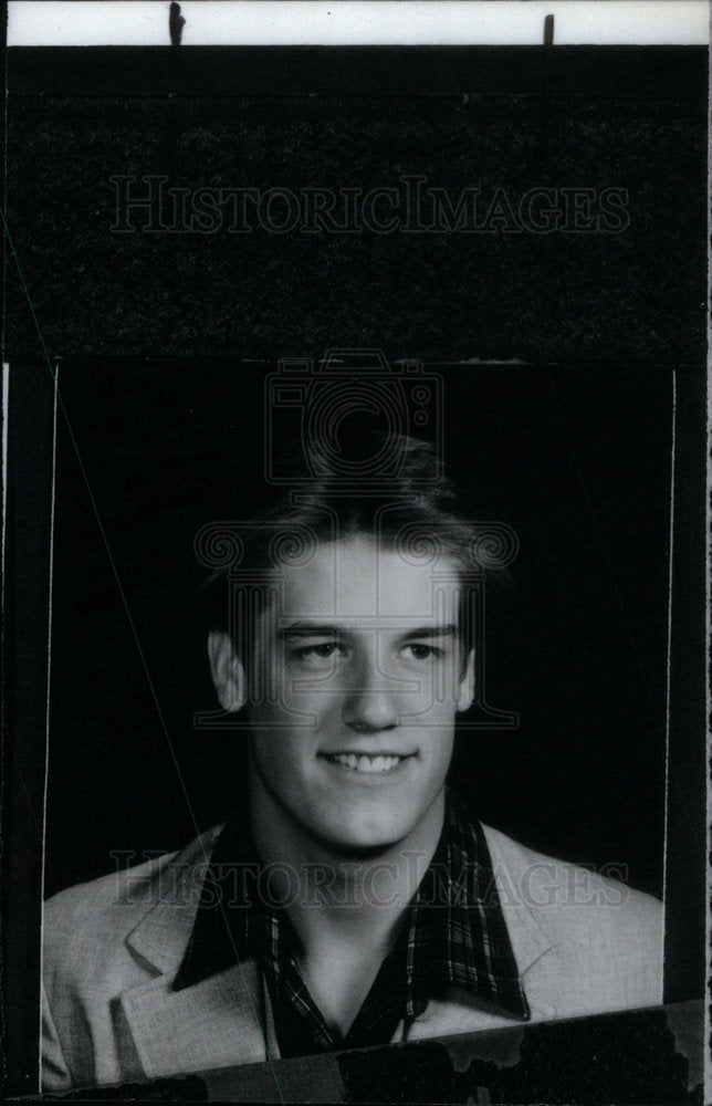 1984 Press Photo Jeff Strong/Utica High School/Discus - Historic Images