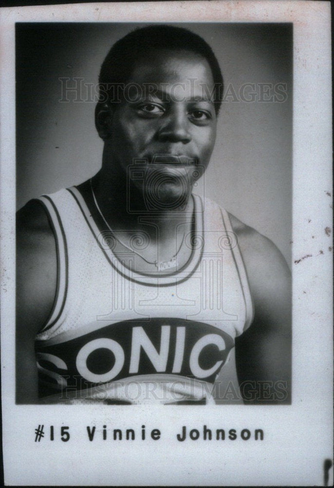 1990 Press Photo Vinnie Johnson Basketball Player - Historic Images