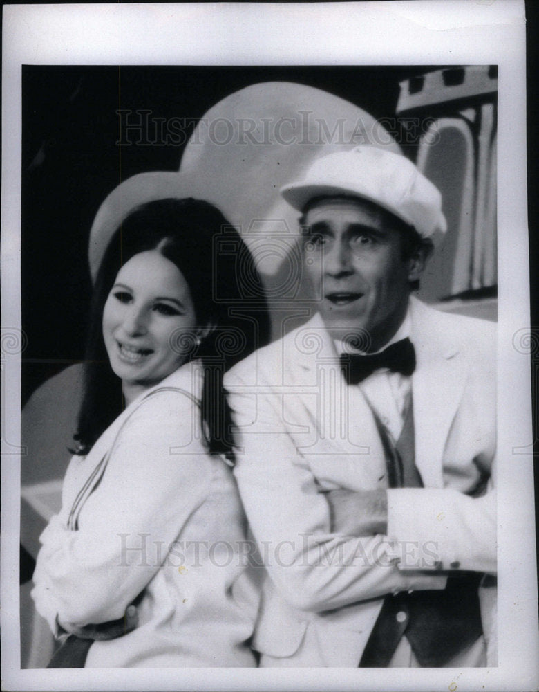 1967 Press Photo Barbara Streisand &amp; Jason Robards Jr. - Historic Images