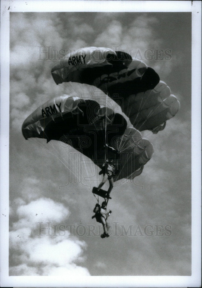 1995 Press Photo Army Modern Knights - Historic Images